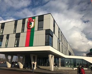 FC Augsburg: Verwaltungsgebäude, Fanshop & Kneipe