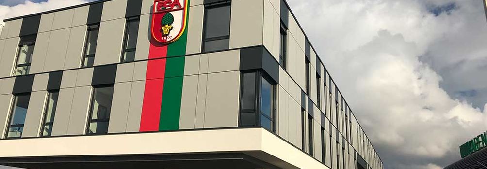 FC Augsburg: Verwaltungsgebäude, Fanshop & Kneipe